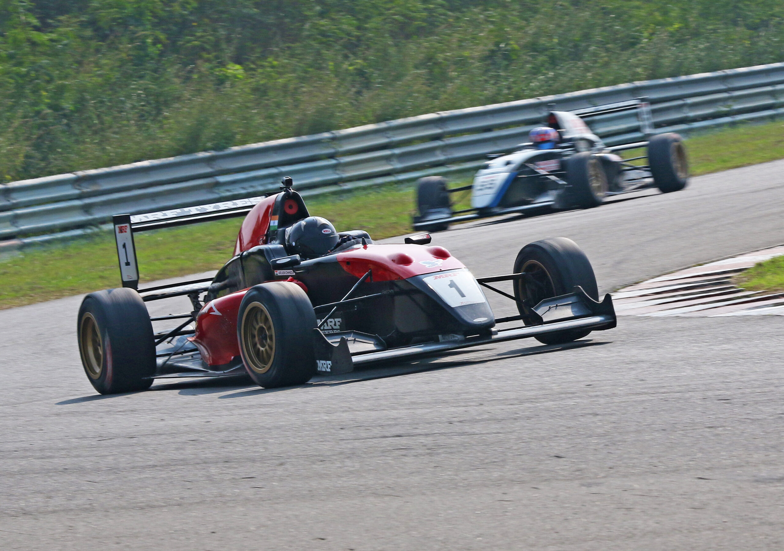 Punes Arjun Chheda (1), winner of the MRF F2000 race (Jan 04)